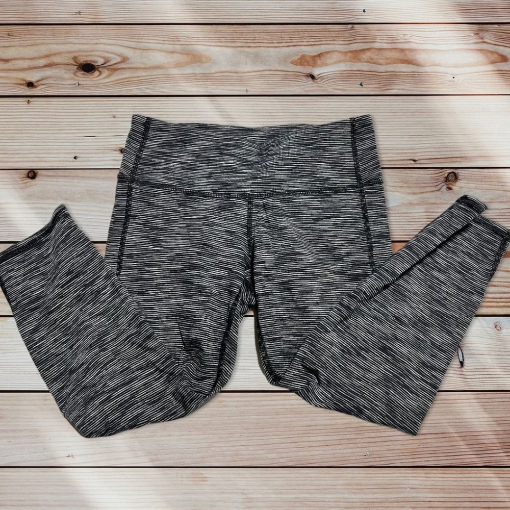 Athleta Gray Striped Capris Size XS